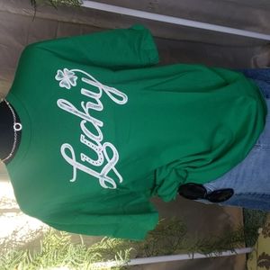 New with tags green LUCKY shamrock short sleeve graphic T-shirt size small